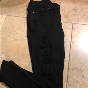 PAIGE Verdugo Ultra Skinny distresses black jeans